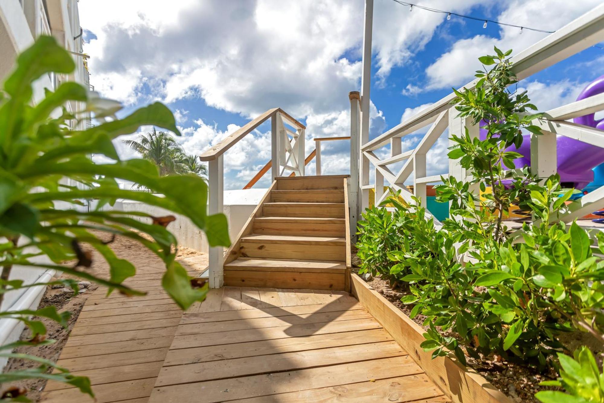 Maho Beach House - Studio - Beach Access Esterno foto